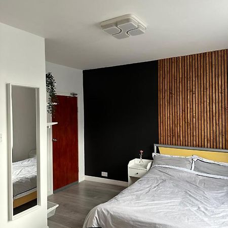 לידס Modern En Suite Bedroom Close To City Centre מראה חיצוני תמונה